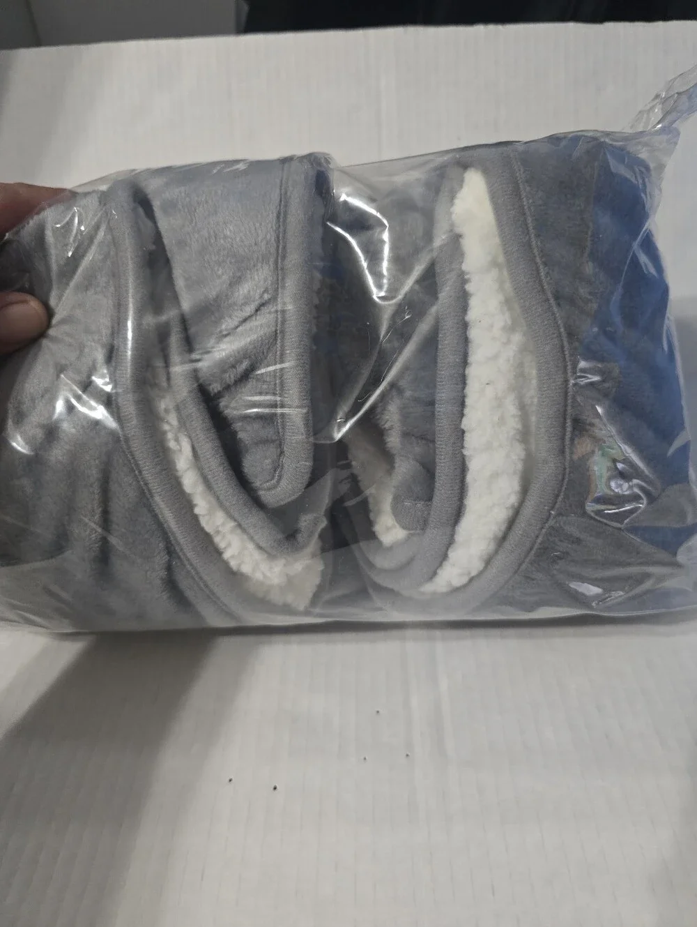 Livmore Heated Blanket USB Charging Gray NEW 39.3